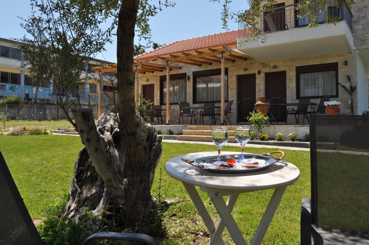 Agrielia Apartments Pefkochori Esterno foto